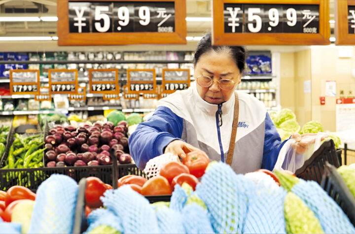 돈 풀고 금리 내려도 속수무책…중국 '디플레 쇼크'에 세계가 떤다